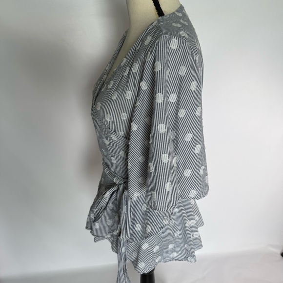 LOFT Gray Polka Dot Feminine Wrap Top size large 96% cotton Flowy sleeves - Picture 5 of 9
